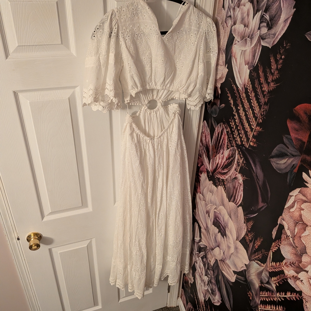 Petal & Pup White Eyelet Maxi Dress with Ring Detail - Picture 5 of 7